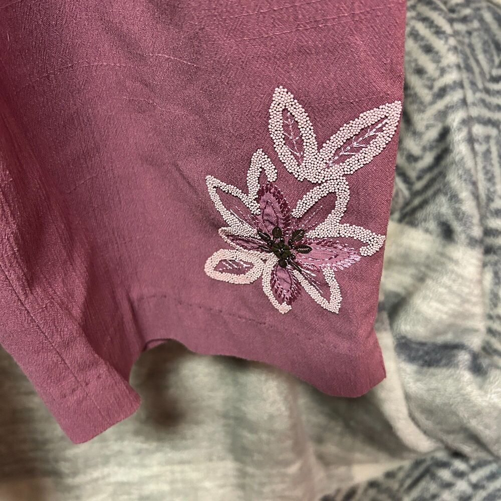 Alfred Dunner Floral Embellished Capris - Size 12 - Picture 4 of 8